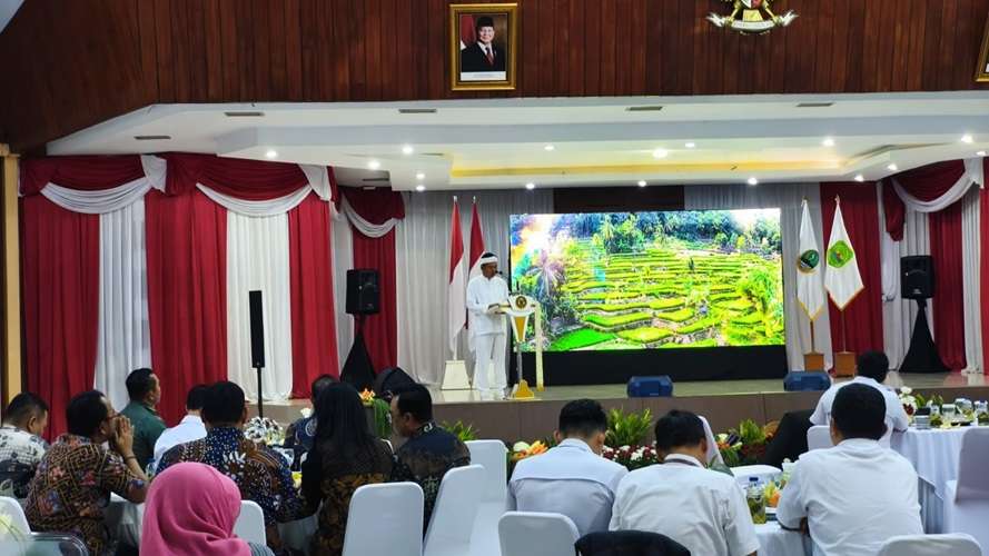 Komisi Pemberantasan Korupsi (KPK) menyerahkan aset tanah dan bangunan hasil rampasan tindak pidana korupsi kepada Pemerintah Daerah Provinsi Jawa Barat. (Foto: dok. Pemprov Jabar)