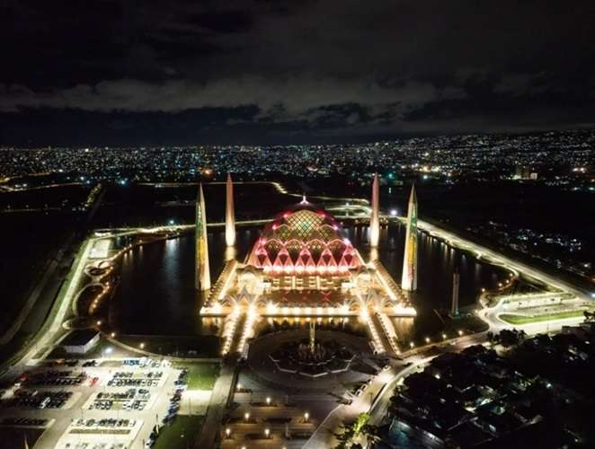 Masjid Raya Al-Jabbar Bandung. (Foto: dok. net)