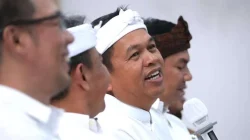 KDM dipastikan hadir dalam gelaran “Neuleuman Simpena Peuting: Canda dan Dakwah” di Lapangan Ranggajaya, Cibingbin, Kuningan, 12 Maret 2026 pukul 20.30 WIB. Momentum Ramadan penuh tawa, seni, dan silaturahmi. (Foto: dok. net)